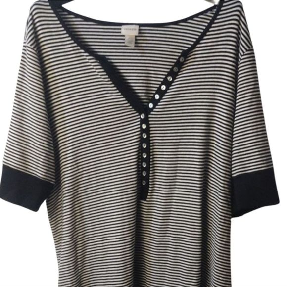Venezia Soft Striped V-Neck with Button Accent Like New Black & White Size 22/24 - Picture 7 of 7